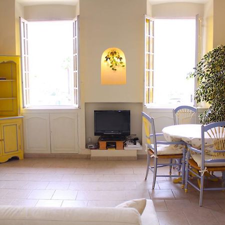 Charming Port View Studio: Steps from Palais, Cannes Exterior photo