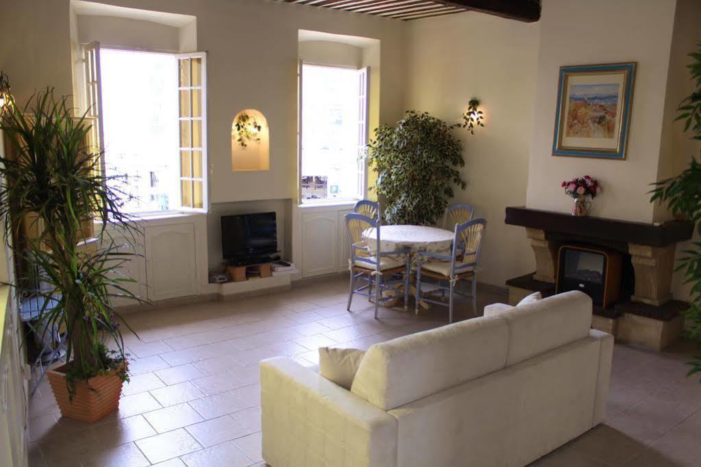 Charming Port View Studio: Steps from Palais, Cannes Exterior photo