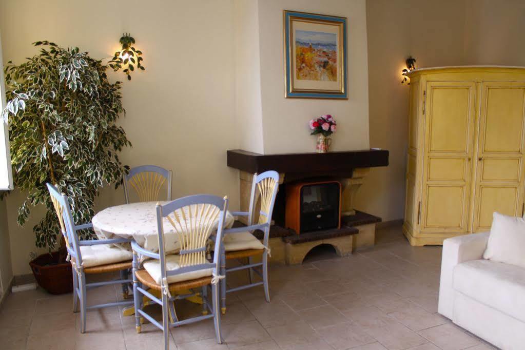 Charming Port View Studio: Steps from Palais, Cannes Exterior photo